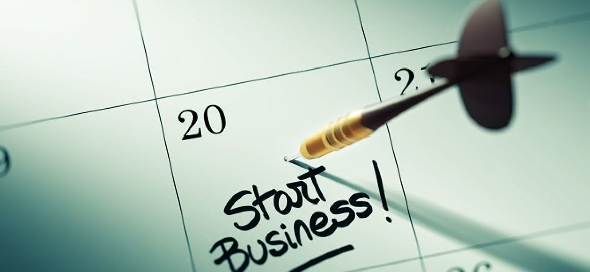 カレンダーに書かれたstart businessの文字
